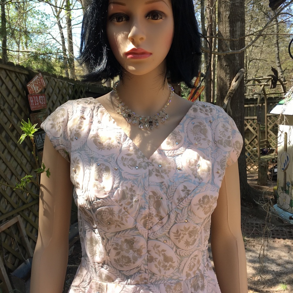 VINTAGE 1950’s PINK/GOLD FRUIT PATTERN DRESS